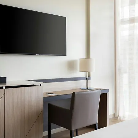 Sheraton Milan Malpensa Airport & Conference Centre Hotel 4*