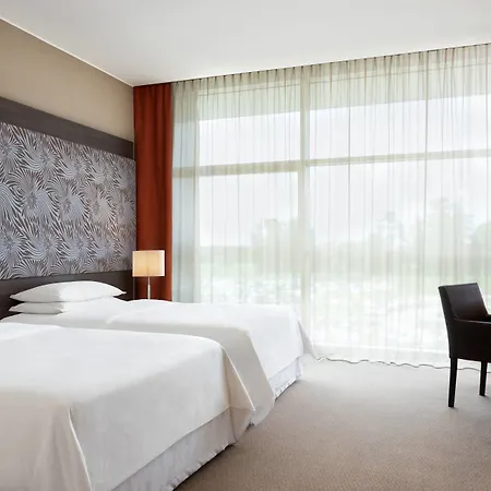 Hotel Sheraton Milan Malpensa Airport & Conference Centre 4*