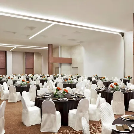 Sheraton Milan Malpensa Airport & Conference Centre Hotel 4*