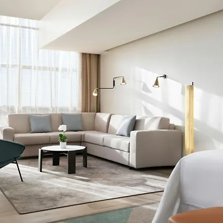 Отель Sheraton Milan Malpensa Airport & Conference Centre