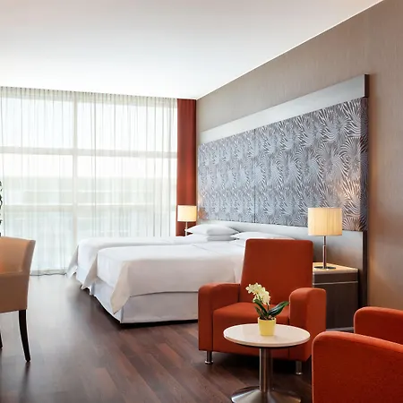 Sheraton Milan Malpensa Airport & Conference Centre Hotel 4*