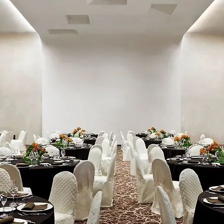 Sheraton Milan Malpensa Airport & Conference Centre Hotel 4*